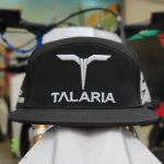 Talaria Komodo sapka logóval